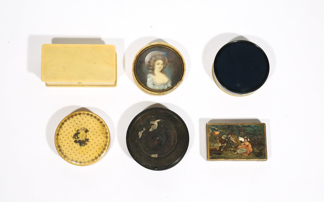 (6) ANTIQUE COMPACTS AND BOXES: Dimensions: H 1.5" x W 4" x D 2"Condition: fair, some losses scattered