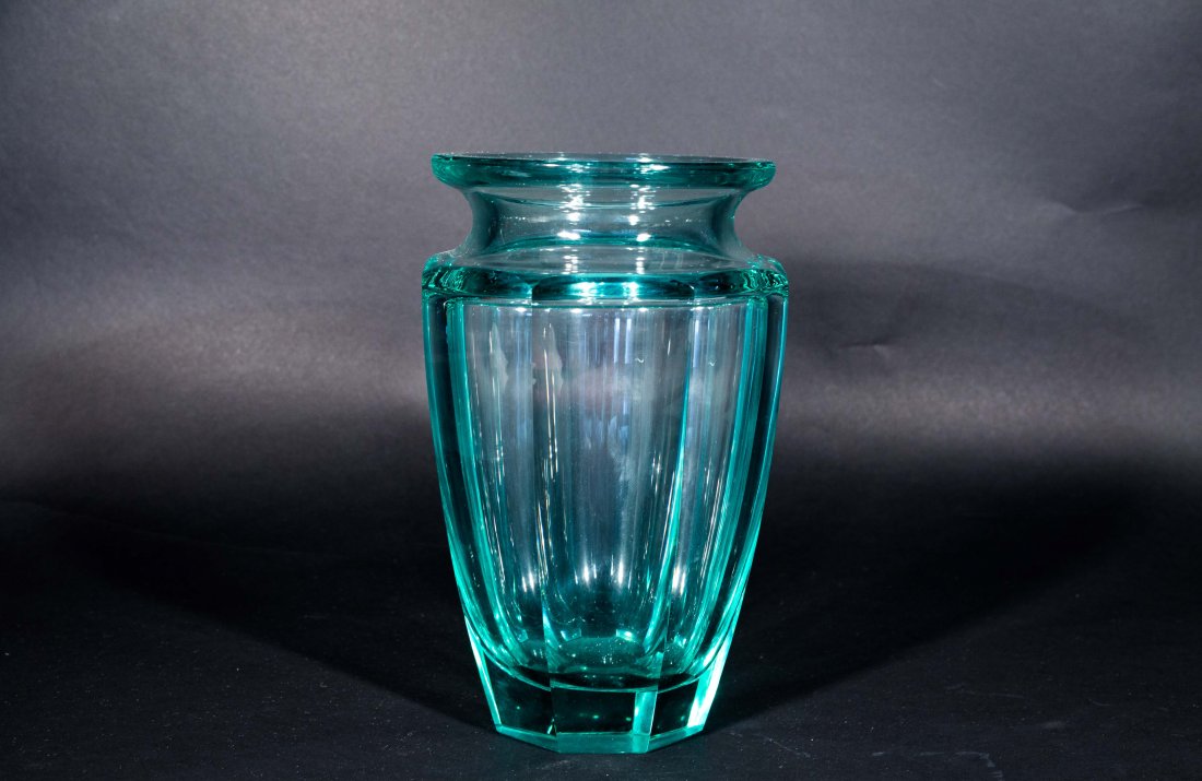 VINTAGE CRYSTAL VASE: Dimensions: H 10" x Diameter 6"Condition: good