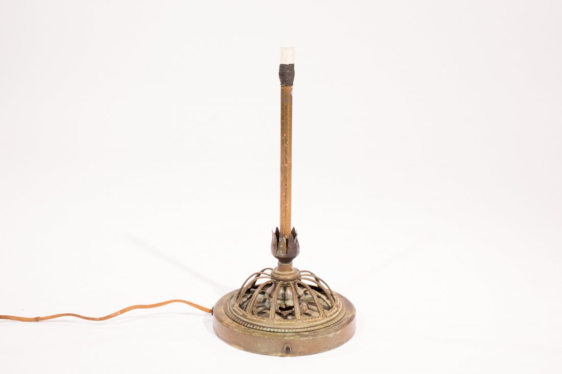 TIFFANY STUDIOS BRONZE CRAB LAMP BASE: Dimensions: H 16" x Diameter 8.5"Condition: good, nice patina, separation of banding above base