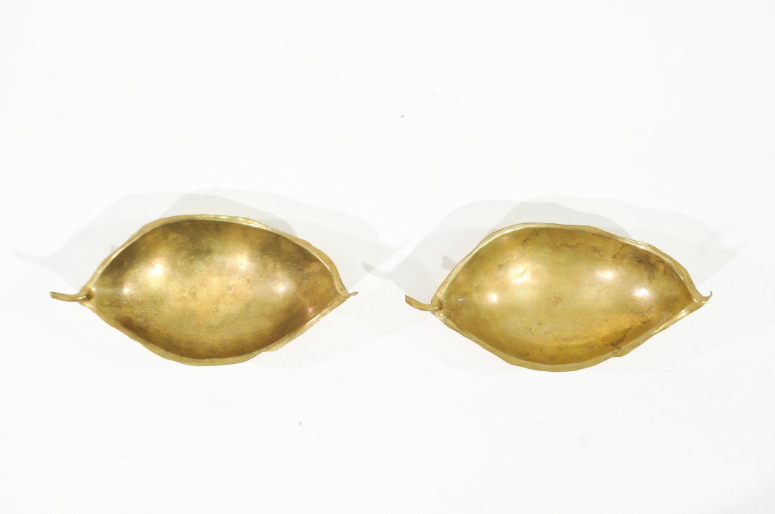 SCIARROTTA HAND WROUGHT BRASS DISH PAIR: Dimensions: H 2" x W 7" x D 3.5"Condition: Good, needs polishing