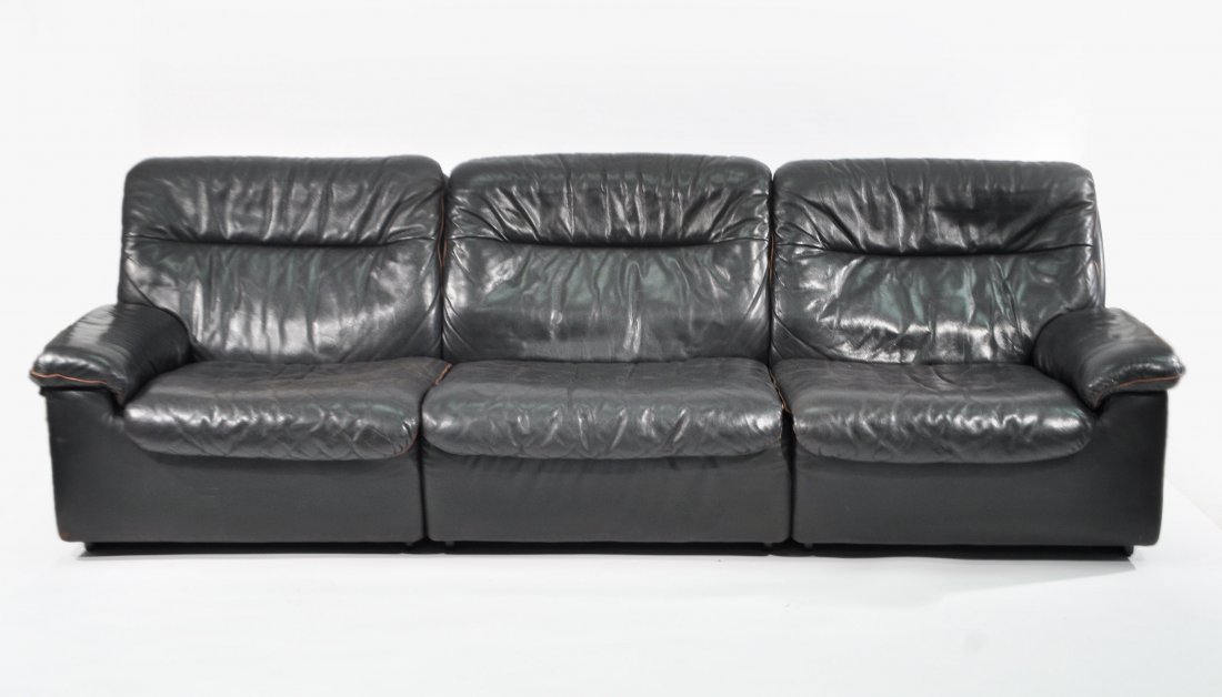 DE SEDE LEATHER SOFA: Dimensions: H 34" x W 96" x D 31"Condition: good, some wear around edges