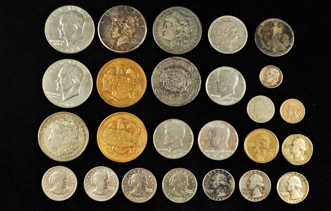 GROUPING OF AMERICAN COINS: Including 1883 Hawaiin coin, 1889 and 1921 Morgan silver dollar, 1922 Peace silver dollar, (4) 1979 Liberty dollars, (2) 1974 Eisenhower dollars, (3) 1976 Kennedy Half dollars, 2000 Sacagawea dollar,