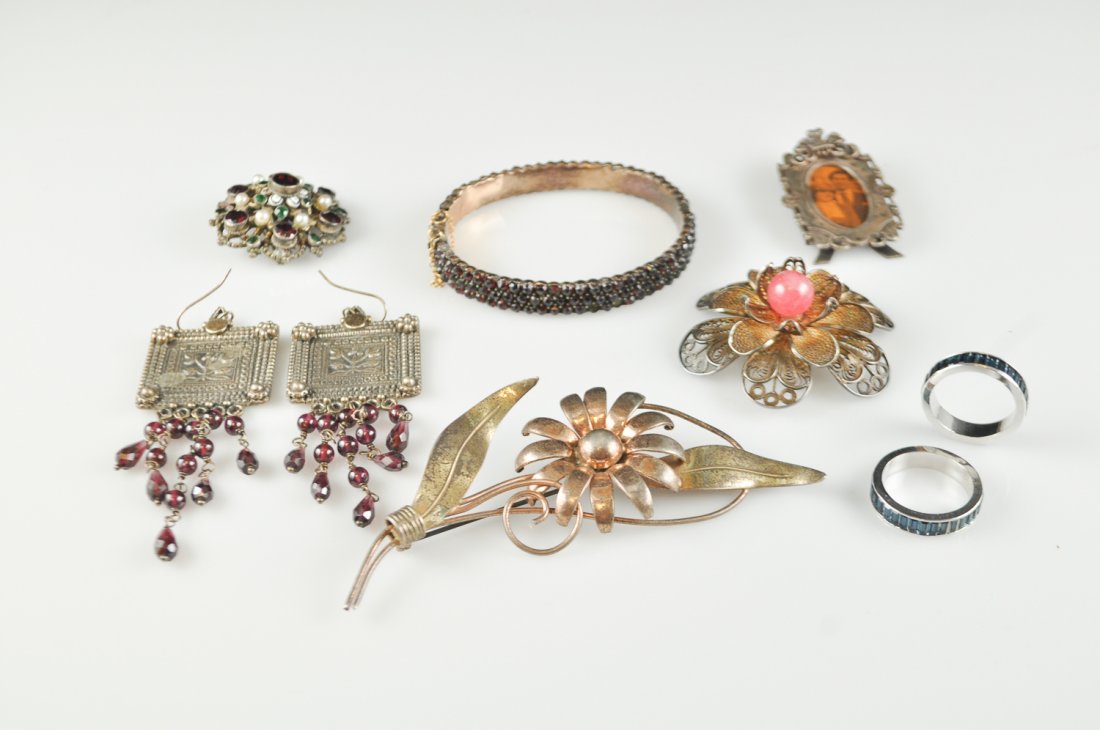 GROUPING OF JEWELRY INLC SILVER, GOLD & GARNETS (1 of 7)