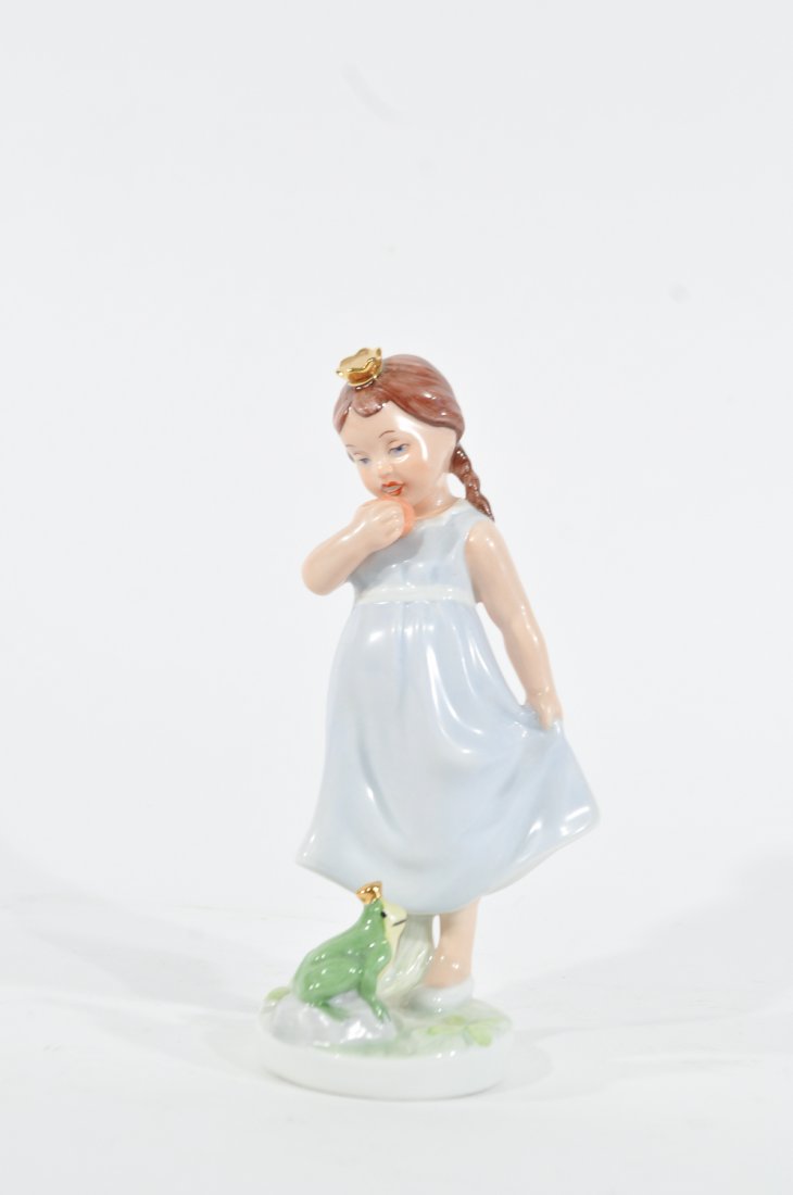 ROYAL DUX PORCELAIN LITTLE GIRL: Marked to bottomDimensions: H 7" x Diameter 3.5"Condition: good