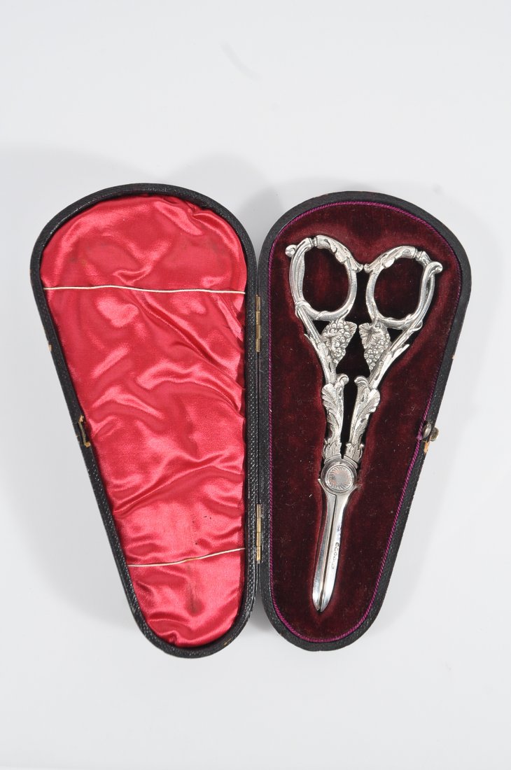 WILLIAM HUTTON & SONS STERLING SILVER SCISSORS (1 of 8)