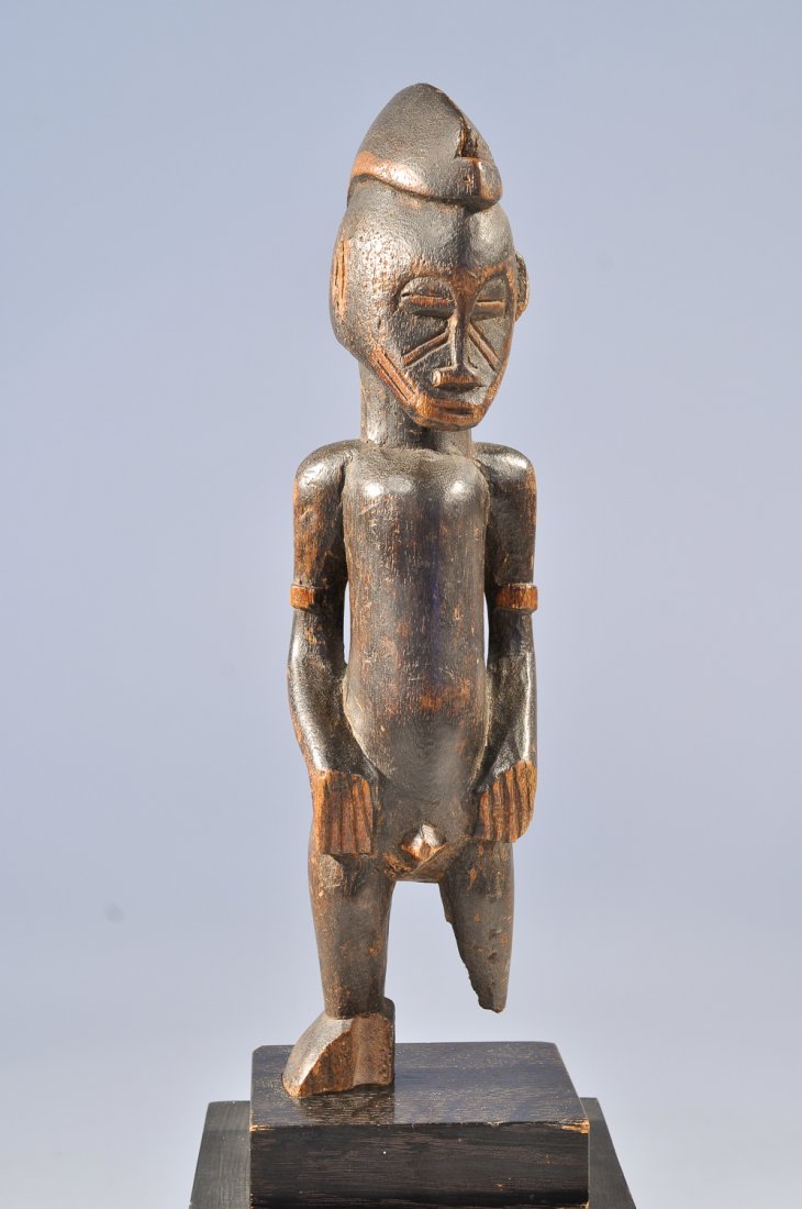 A SENUFO FIGURE (1 of 10)
