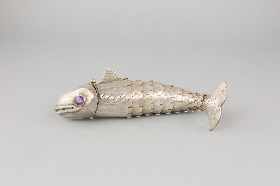 AUSTRIAN SILVER SPICE CONTAINER (1 of 5)