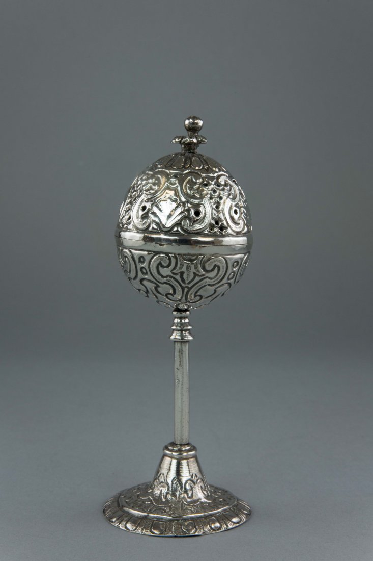 ITALIAN SILVER SPICE BOX (1 of 4)