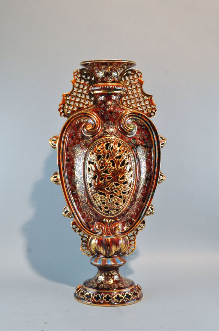 FISCHER BUDAPEST HUNGARIAN PORCELAIN VASE (1 of 8)