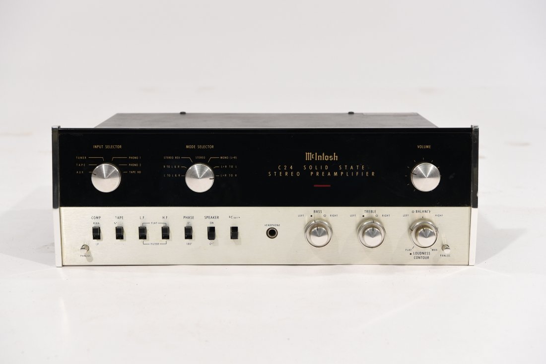 MCINTOSH C24 SOLID STATE AMPLIFIER (1 of 9)