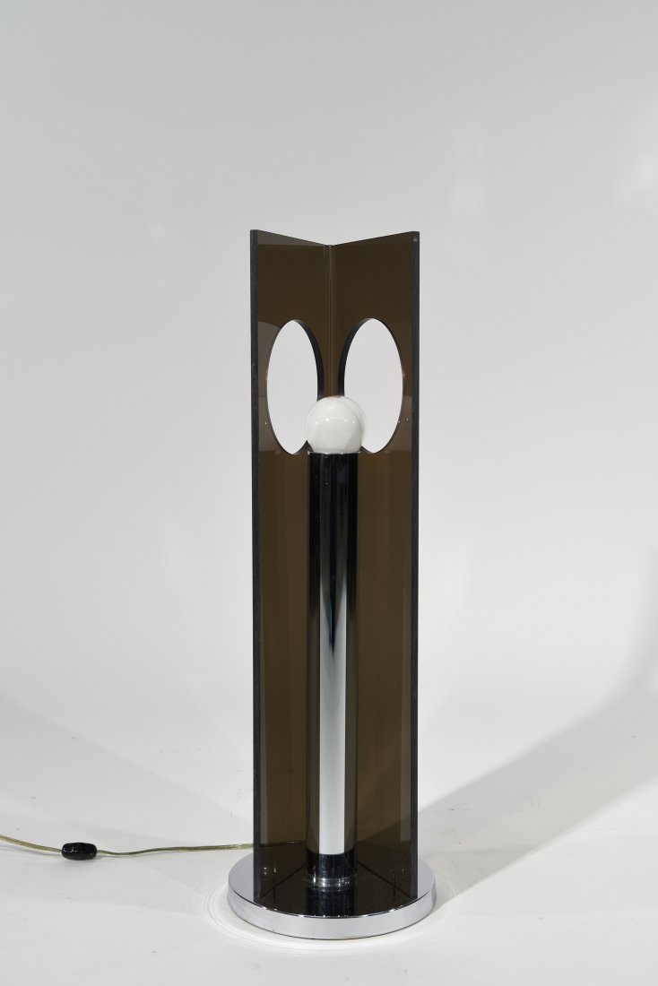 SMOKED LUCITE TABLE LAMP (1 of 8)