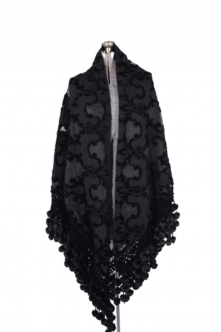 VALENTINO COUTURE SHAWL (1 of 9)