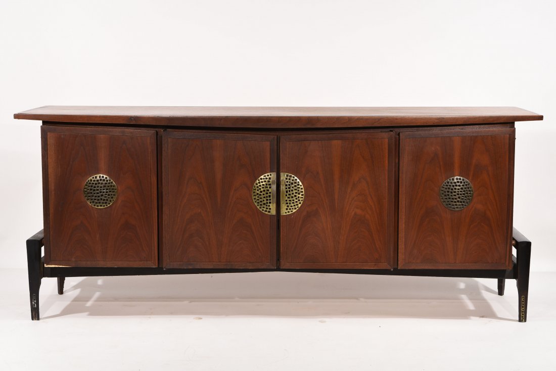 HOBEY HELEN BAKER TRIPLE DRESSER (1 of 10)