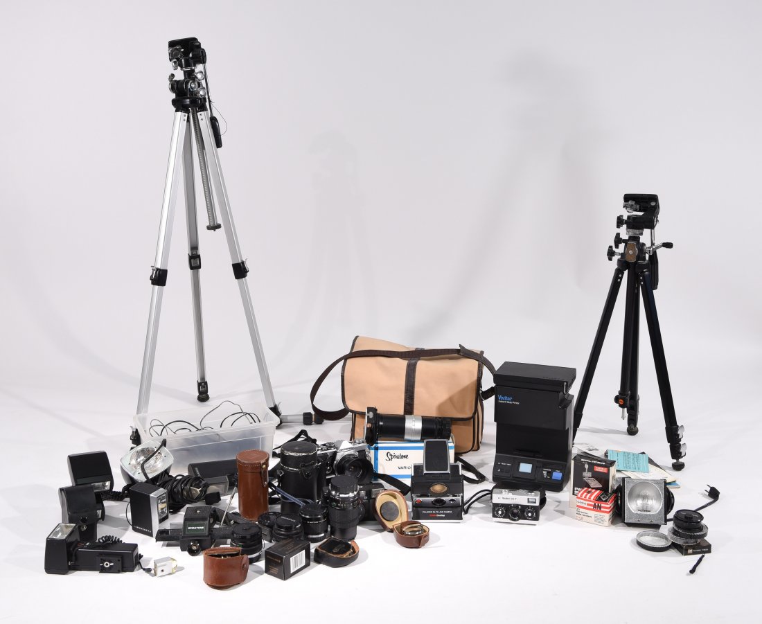 GROUPING OF VINTAGE CAMERAS AND LENSES (1 of 10)