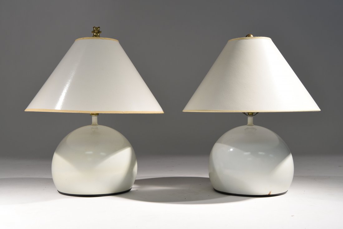 PAIR OF MID-CENTURY SPHERICAL TABLE LAMPS (1 of 9)