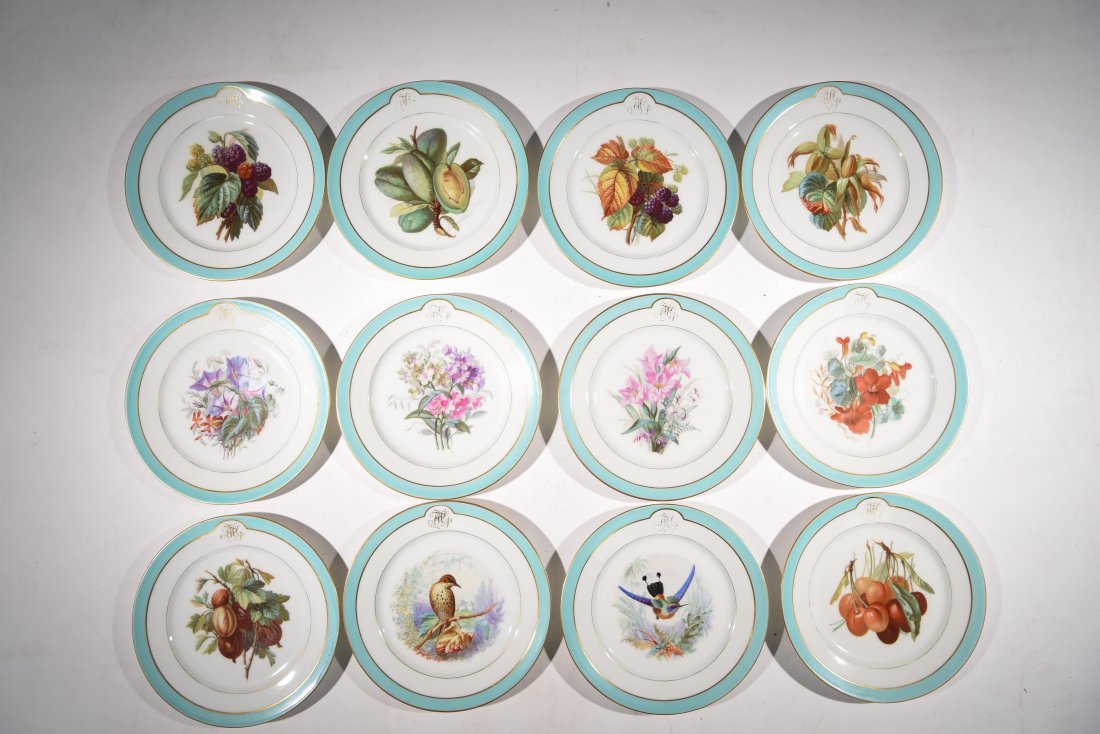 OLD PARIS PORCELAIN LUNCHEON PLATES CA.1867 (1 of 10)