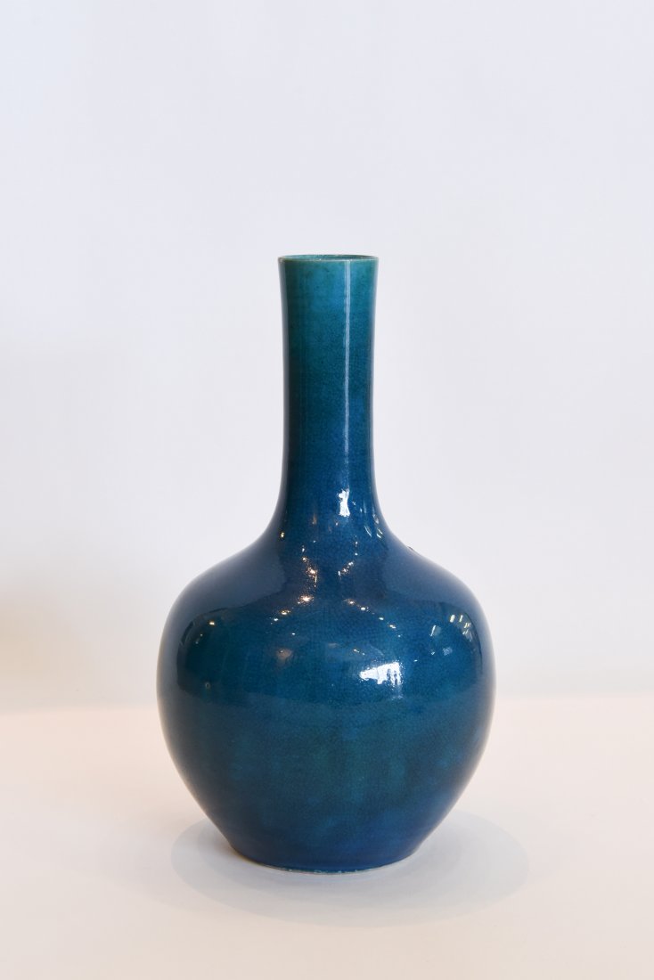 CHINESE QING GLAZED PORCELAIN VASE (1 of 8)
