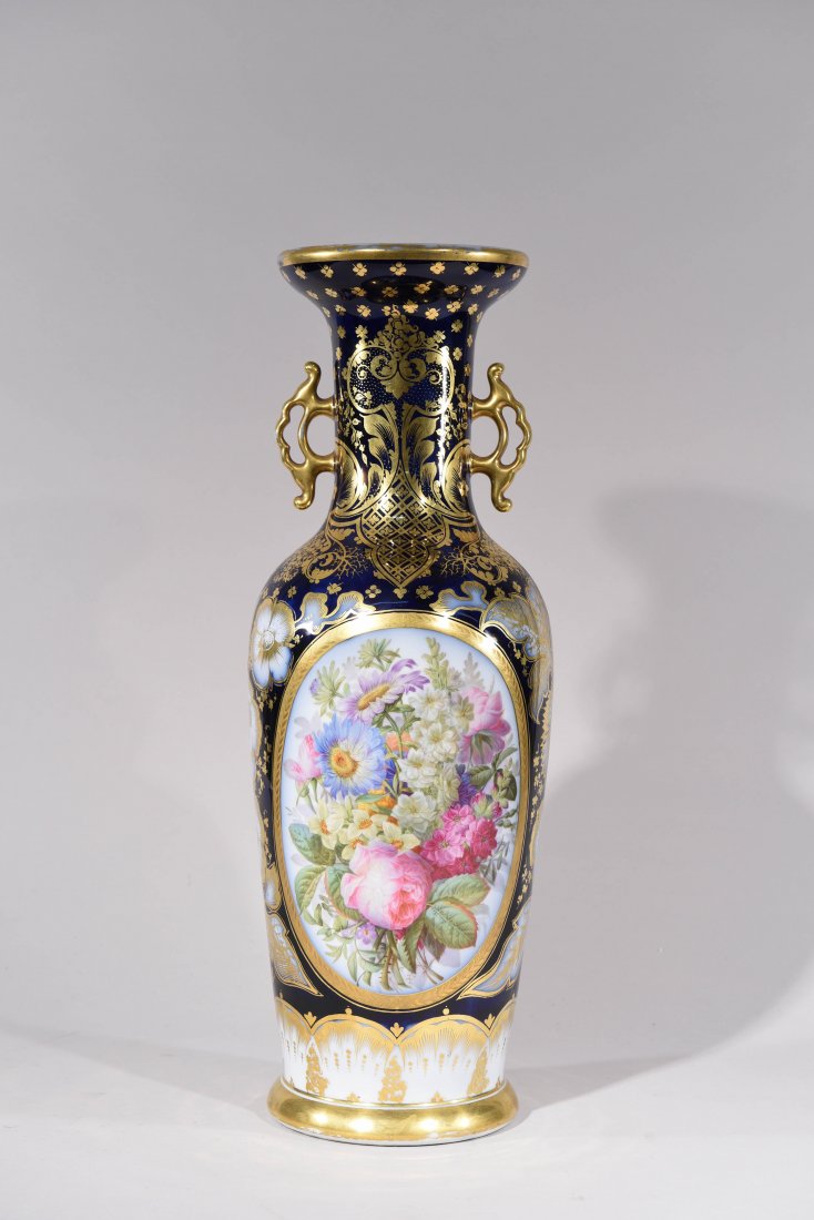 LARGE FRENCH OLD PARIS PORCELAIN VASE (1 of 9)