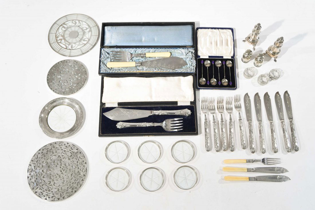 GROUPING OF SILVERPLATED ITEMS (1 of 1)