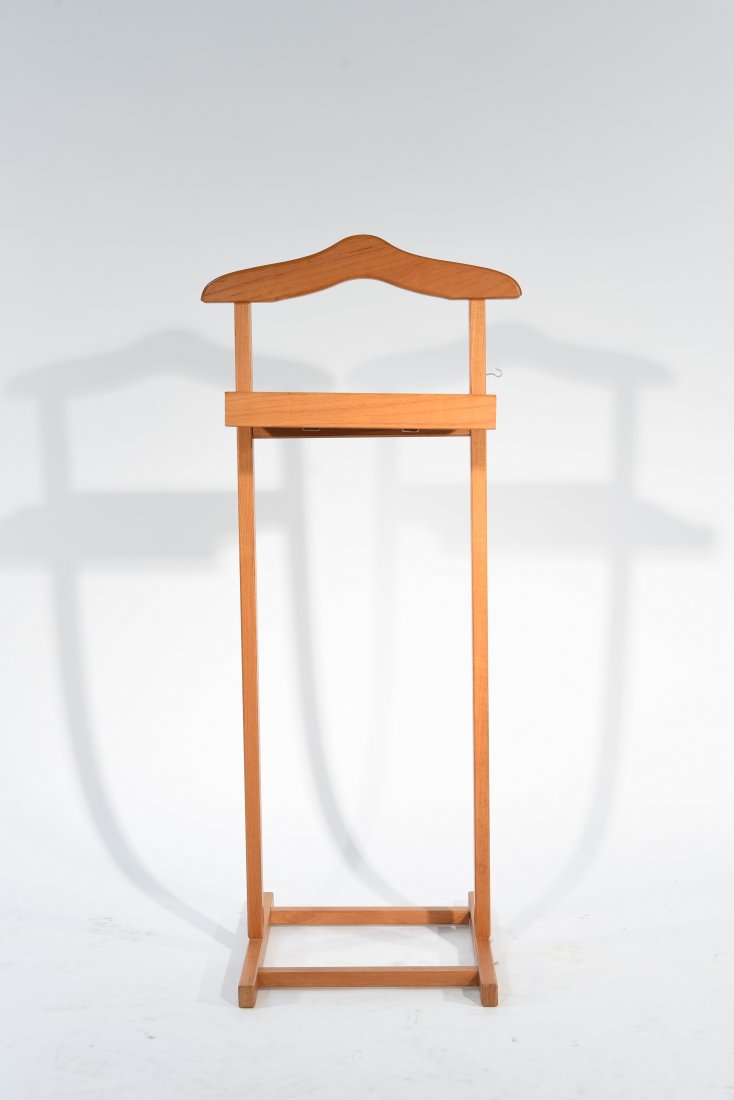 TEAK VALET STAND: DESCRIPTION UPDATED SHORTLY