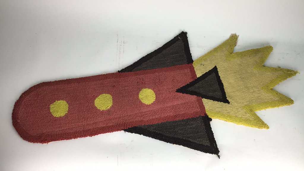 ROCKET SHIP RUG: Dimensions: H 46.5" x W 22"