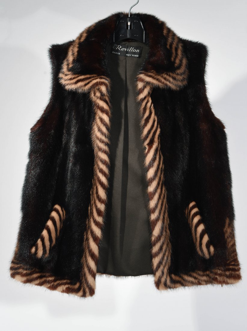 FUR VEST: Missing detachable Sleeves L: 29.5"