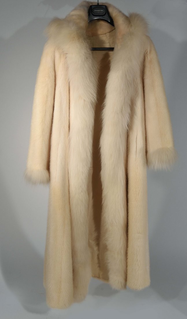 FULL LENGTH FUR COAT (1 of 6)