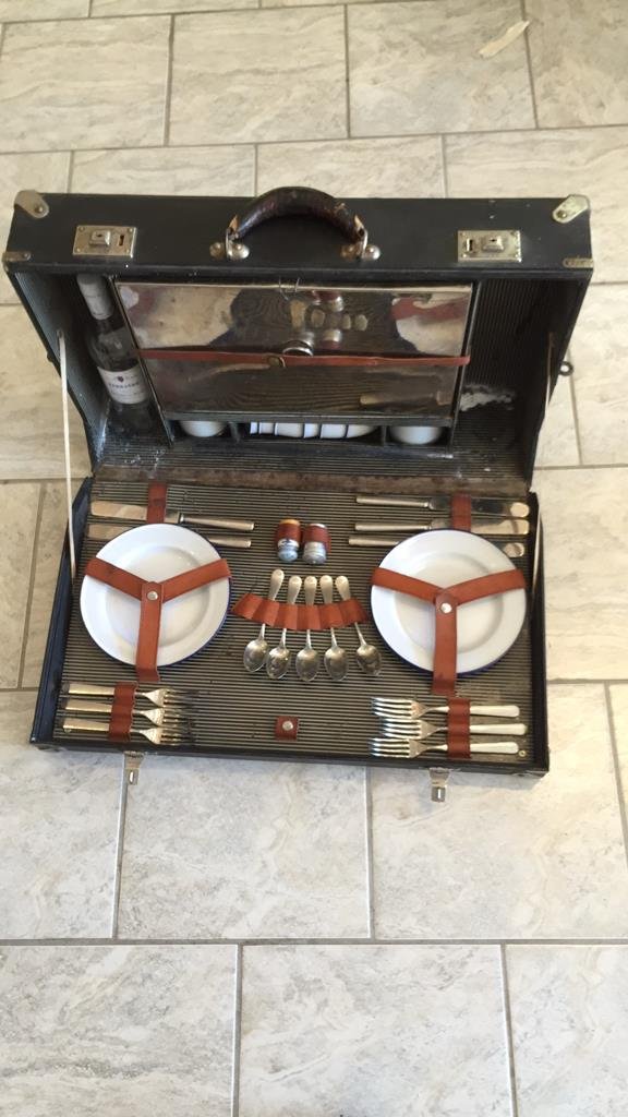 SWEDISH PICNIC CASE - CIRCA 1920s (1 of 7)