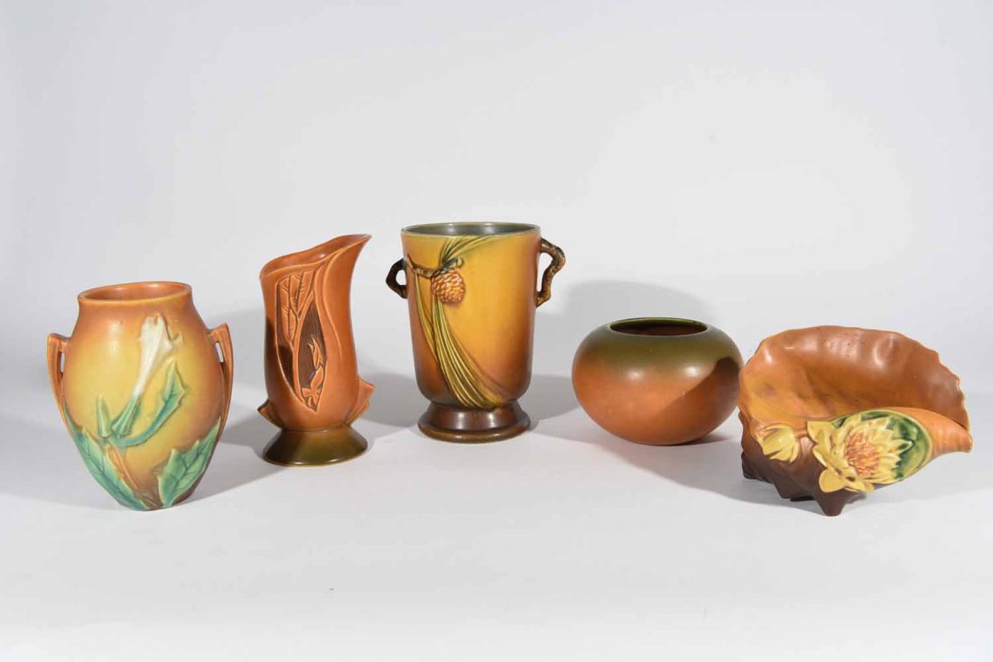ROSEVILLE POTTERY GROUPING (1 of 9)