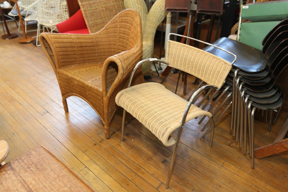 (2) wicker chairs (1 of 4)