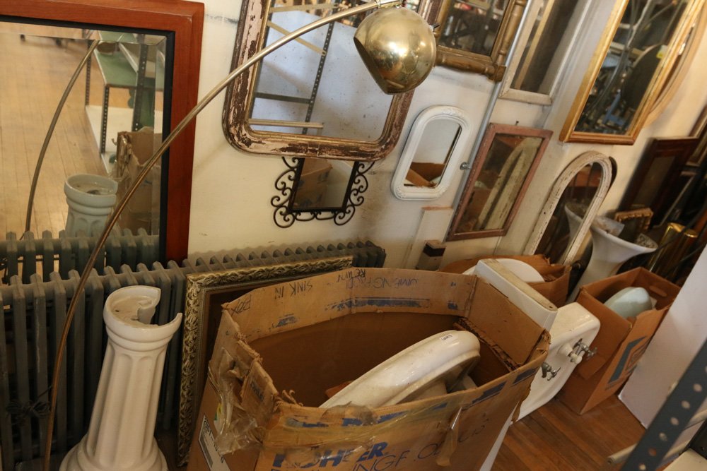 (4) Sinks: Sink top is in box Box Dimensions: H 35" x W " x D 13" Pedestal Base Dimensions: H 29" x W 4" x D 13"