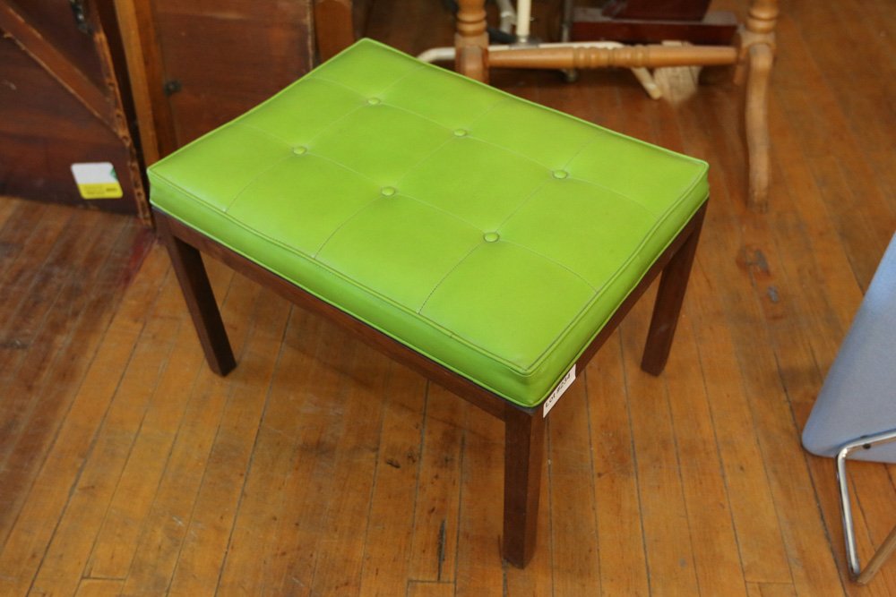 Foster Mcdavid ottoman: Foster Mcdavid ottoman