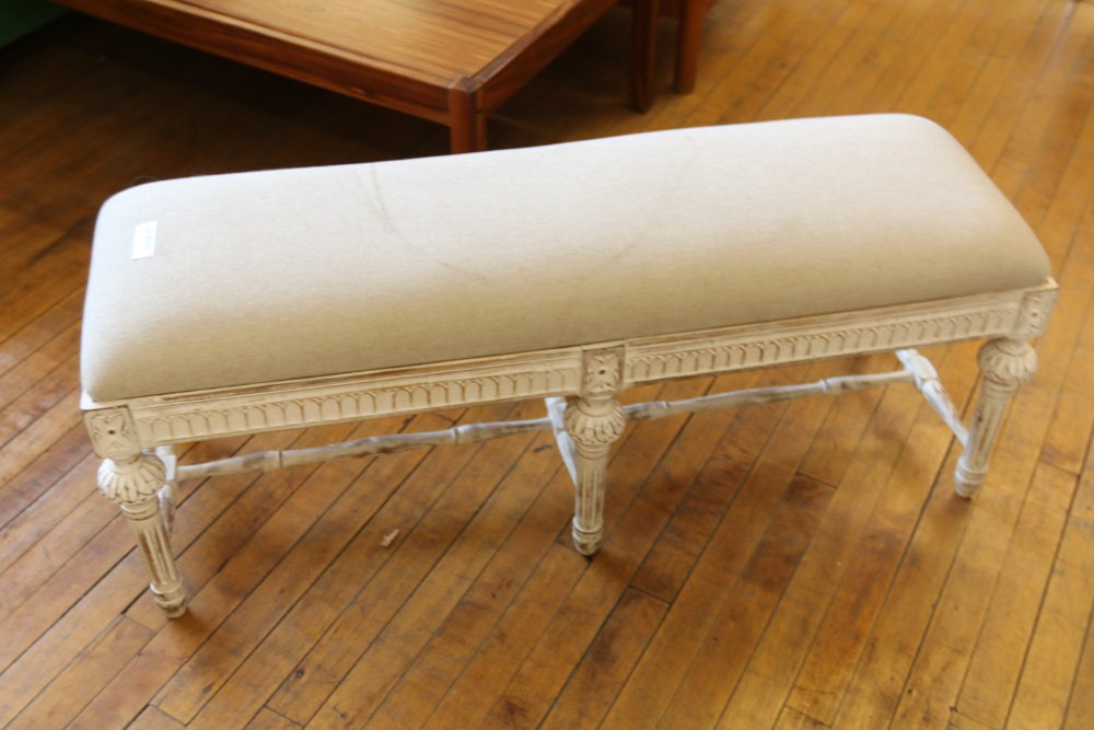 French style upholstered bench (1 of 8)