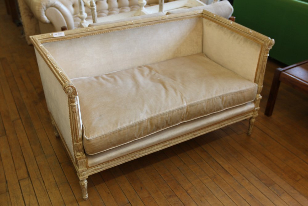 French style settee or loveseat (1 of 7)