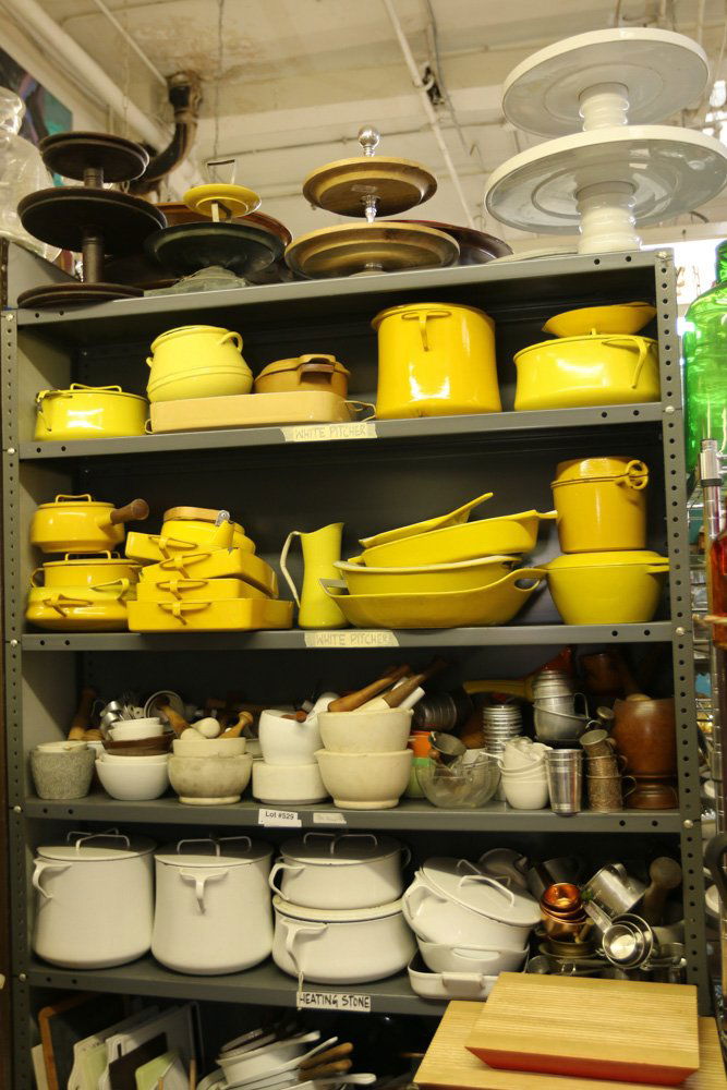 Group of enamelware & mortar and pestle etc. (1 of 10)