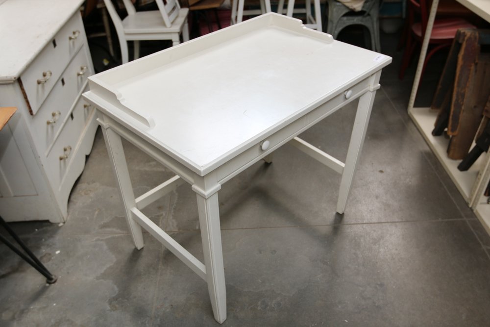 White painted vanity table. (1 of 7)