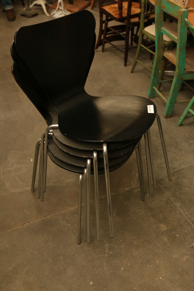 Set of (4) Arne Jacobsen butterfly chairs (1 of 9)