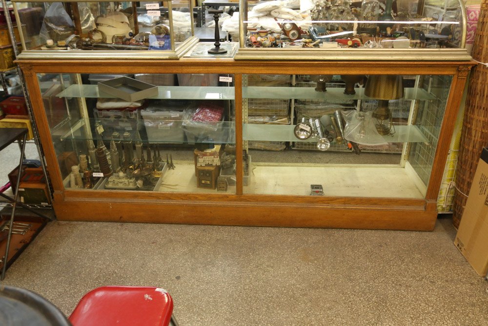 Large oak trim country show case. (1 of 10)