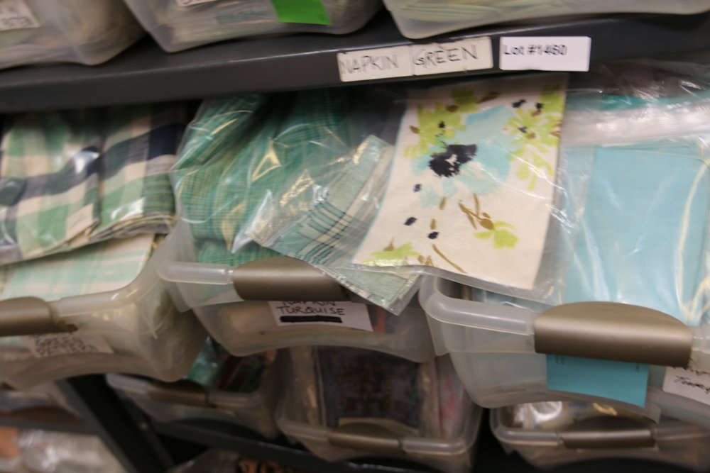 Grouping of linen napkins incl green, (1 of 9)