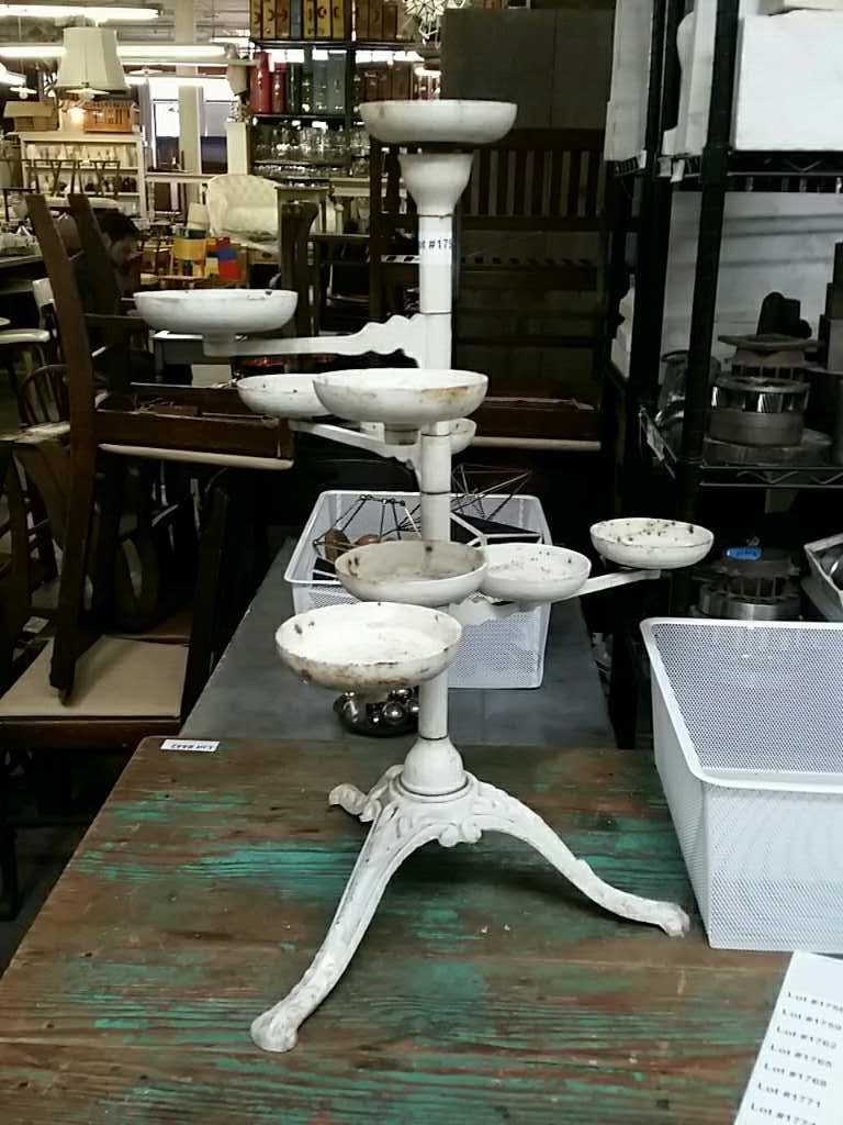 Victorian cast iron 6 arm plant stand (1 of 4)