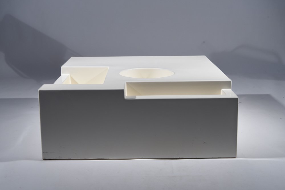 VINTAGE WHITE FIBERGLASS COFFEE TABLE PROTOTYPE (1 of 5)