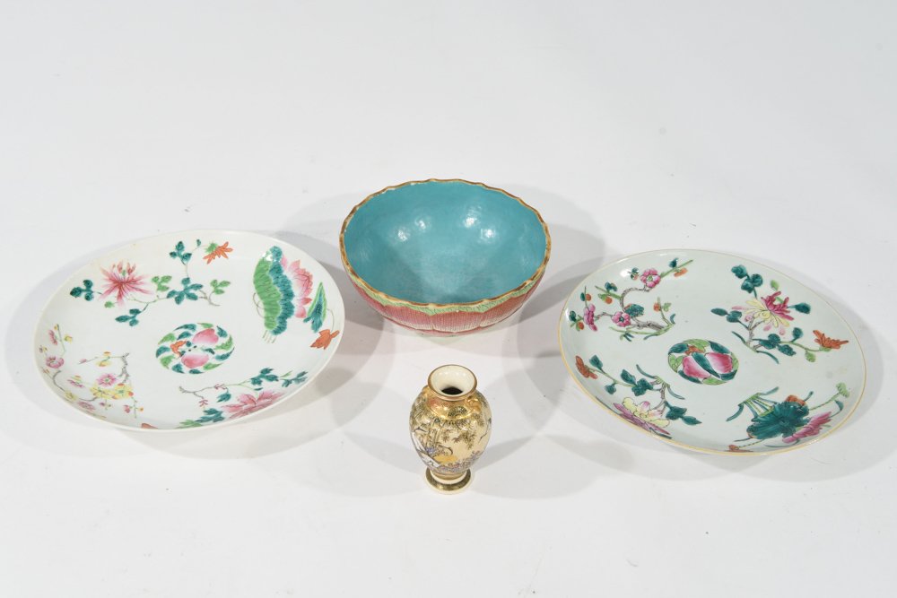 CHINESE PORCELAIN GROUPING (1 of 10)