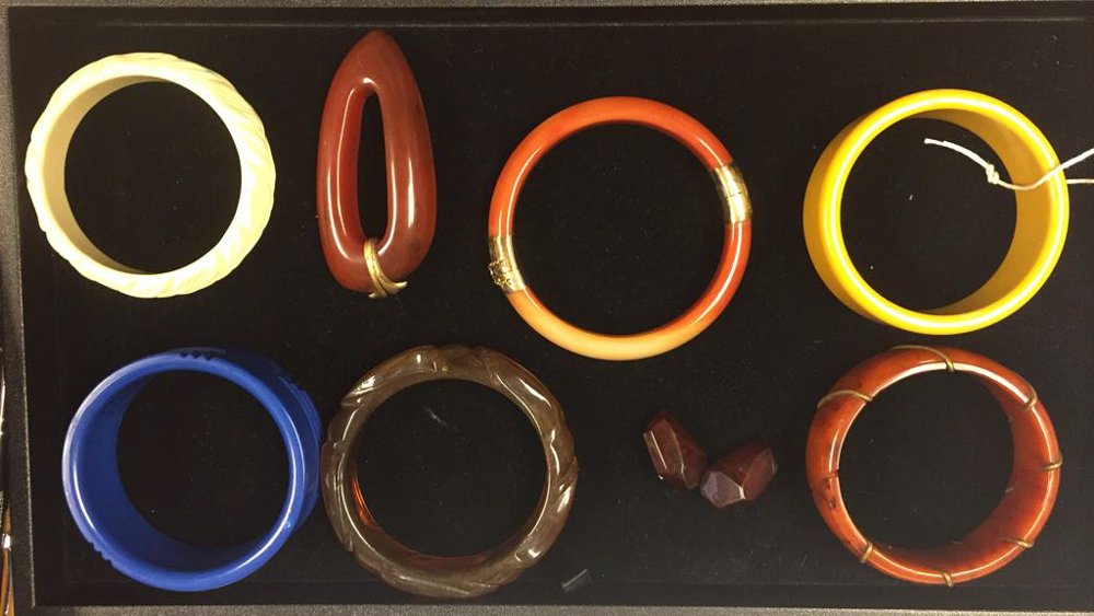COLLECTION OF BRACELETS INCL BAKELITE (1 of 8)