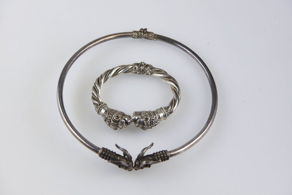 SILVER RAM HEAD TORC NECKLACE & LION TORC BRACELET (1 of 7)