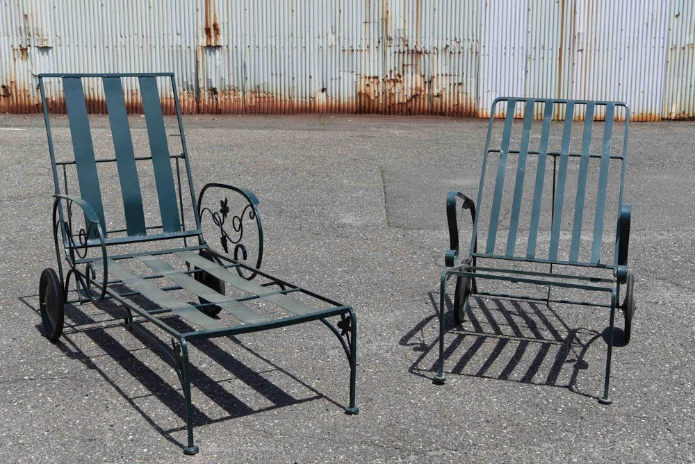 GREEN OUTDOOR FOLDING LOUNGES: Dimensions(Largest): H 23" x W 54" x D 28" Folded