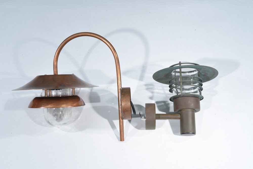 TWO OUTDOOR WALL MOUNT LAMPS (1 of 7)