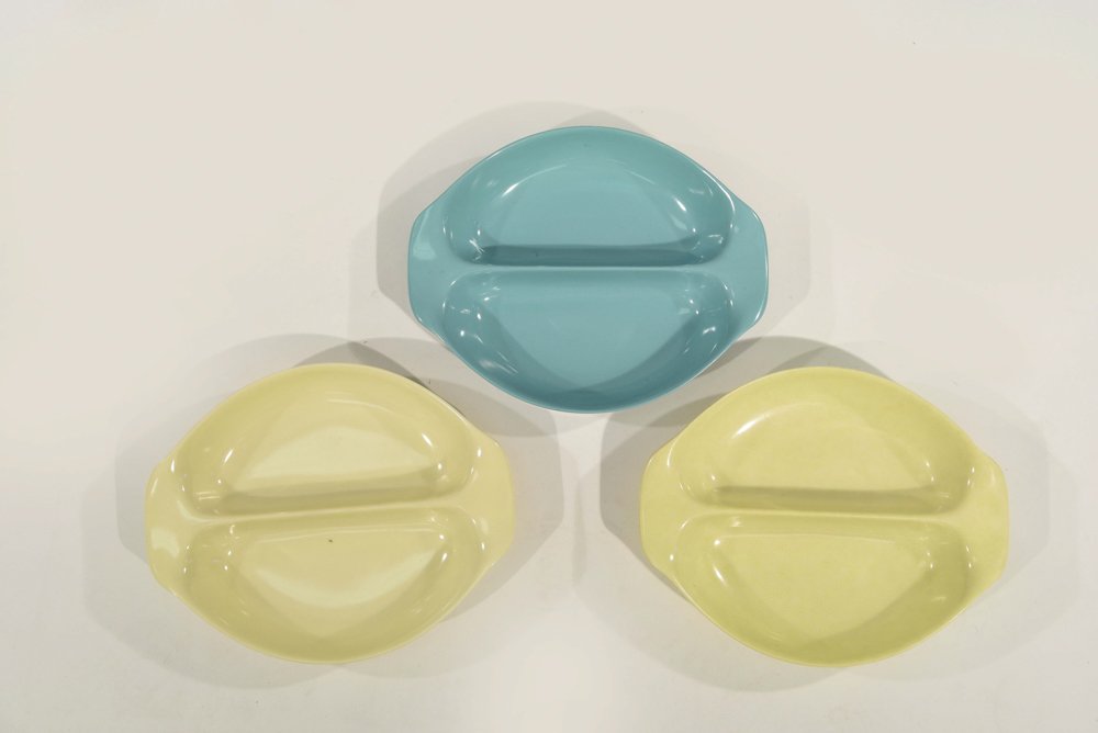 RUSSEL WRIGHT PLASTIC RESIDENTIAL 3 DIVIDED BOWLS: Dimensions: H 1.75" x W 11" x D 9"