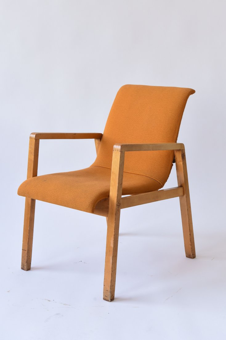 ALVAR AALTO 403 HALLWAY CHAIR: Dimensions: H 30" x W 21" x D 26" Condition: staining to cushion