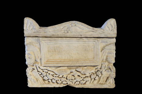 ANCIENT ROMAN MARBLE CINERARY CHEST OSSUARY TOMB: Dating back 90-110 A.D. Dimensions: H 11" x W 14" x D 13" Condition: Crack to back of chest, chips and marks throughout. Note: The Inscription on the tomb. DISMANIB VS CTELECHNIOAZMBNO VAXXI MIIIO BLB