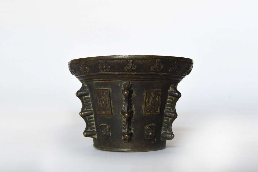 16TH CENTURY EUROPEAN MORTAR (1 of 7)